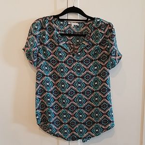 DR2 Light Weight Flowy Tribal Print V-neck Blouse